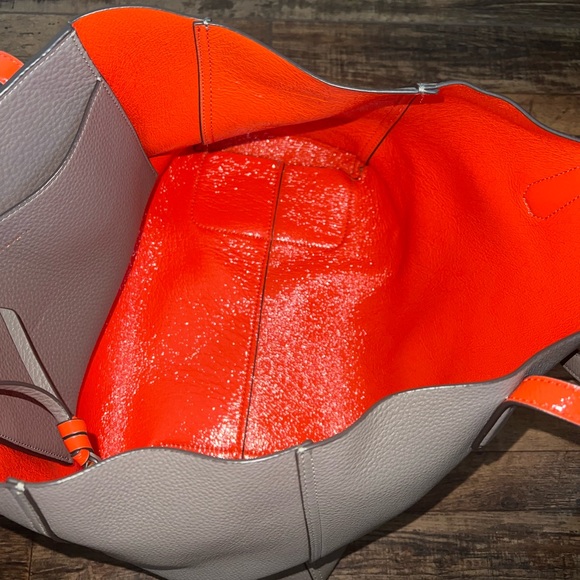 Tory Burch Perry Reversible Tote - Picture 9 of 16